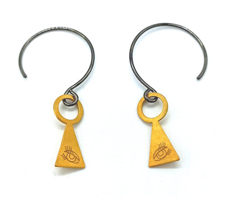 Keyhole hoop earrings