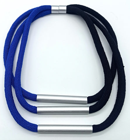 Triple necklace / blue and black