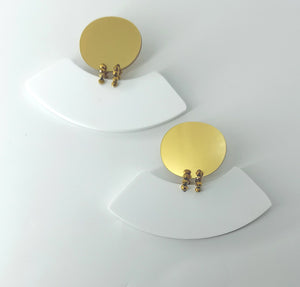 Half circle earrings / gold and white