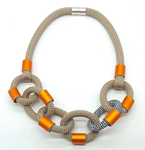 Olympic loop necklace / tan